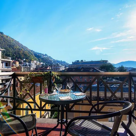 & The Como